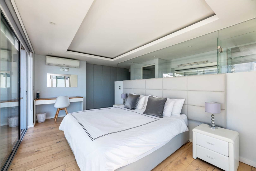 3 Bedroom Property for Sale in Sea Point Western Cape